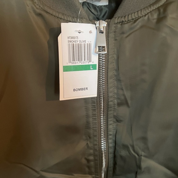 Woman’s Bomber Jacket - Picture 6 of 10